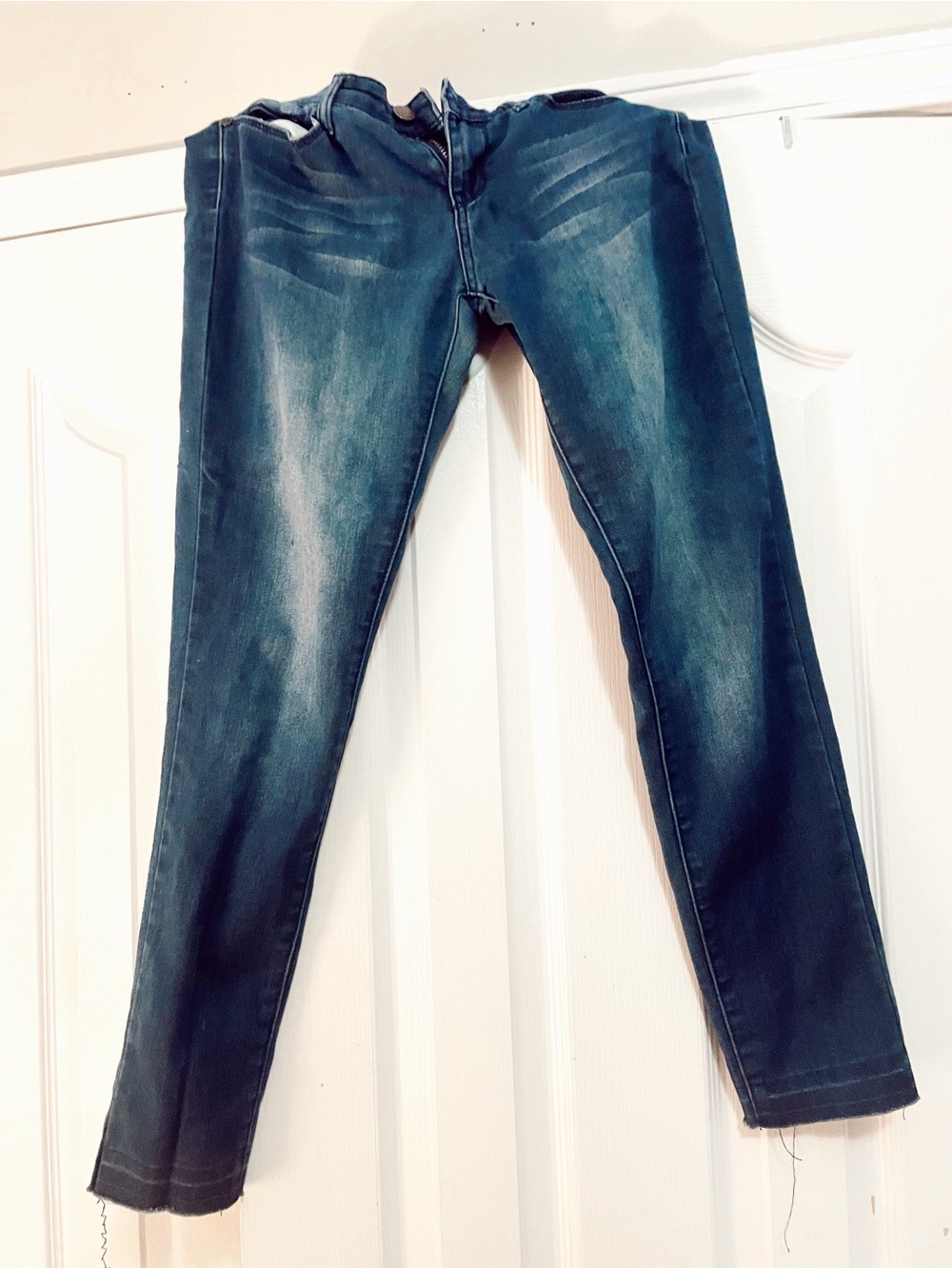 Women's Skinny Jeans in Washed Dark Blue